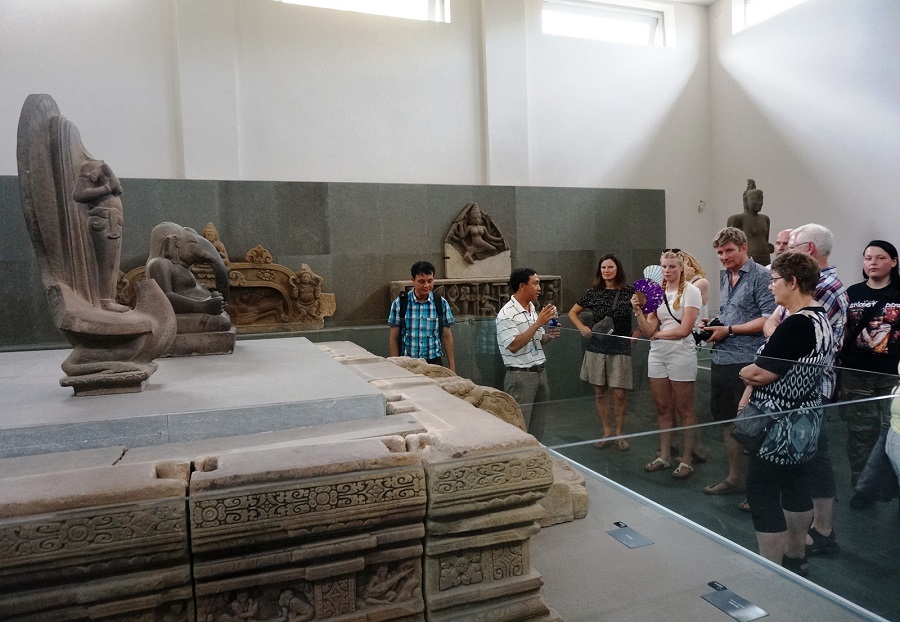 Visitors discover Cham Sculpture Museum in Da Nang