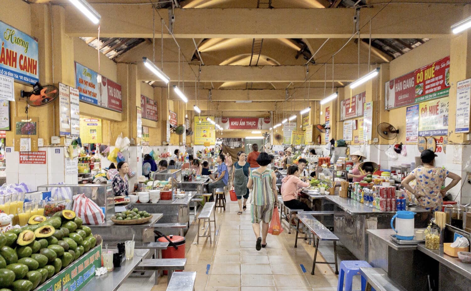 Explore Con Market Da Nang