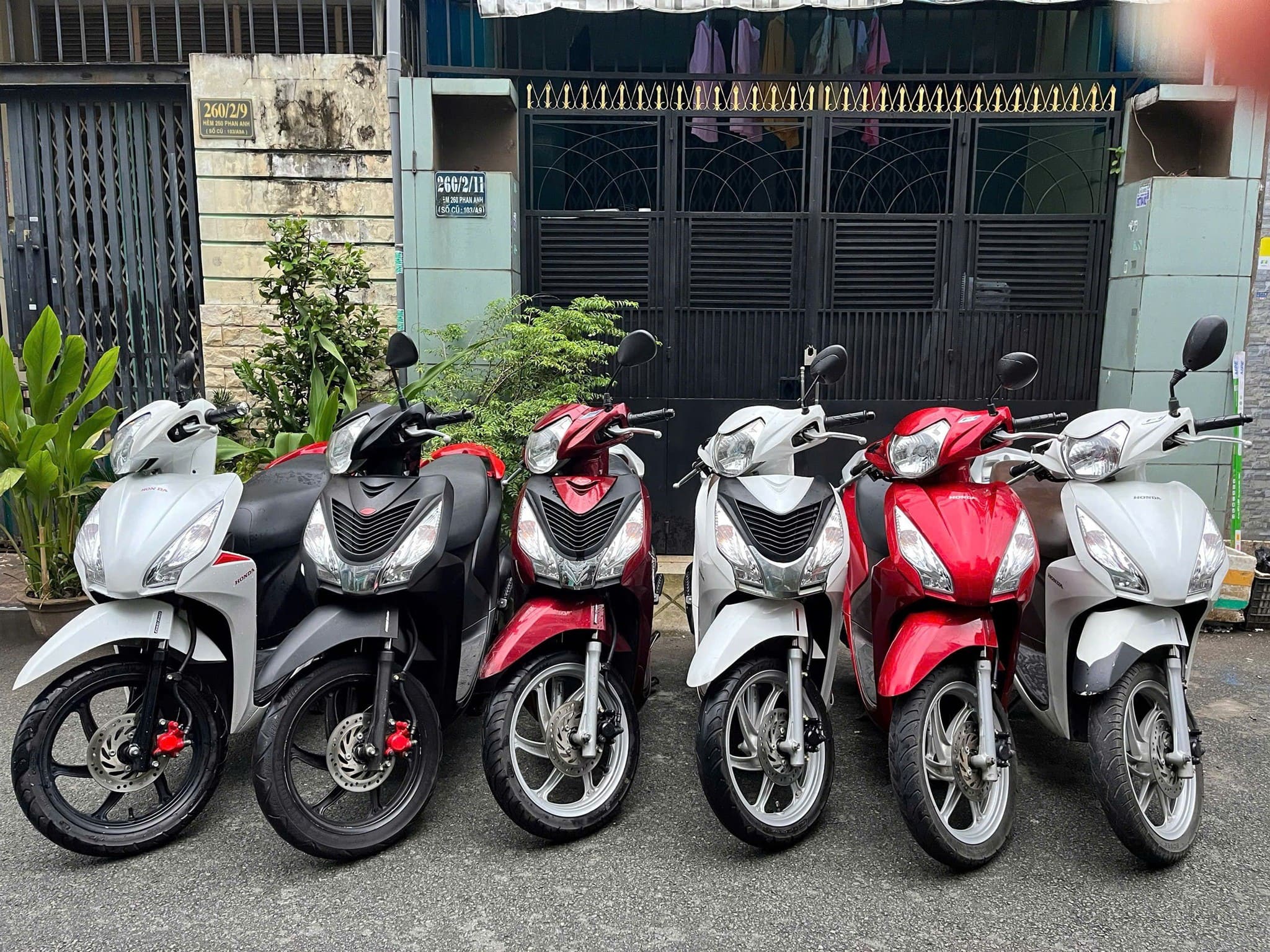 Explore 5 Places to Go by Scooter in Danang for an Unforgettable Adventure Why explore Danang by scooter?